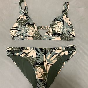Jungle print bikini size XL great condition